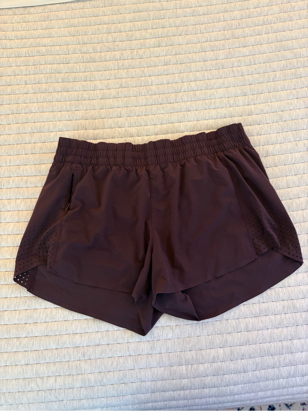 Athleta Purple Hustle 3” Shorts Medium